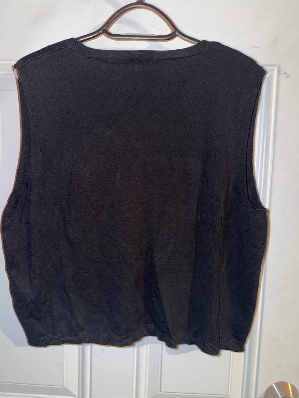 Black Sleeveless V-Neck Button Cardigan - Picture 2 of 3